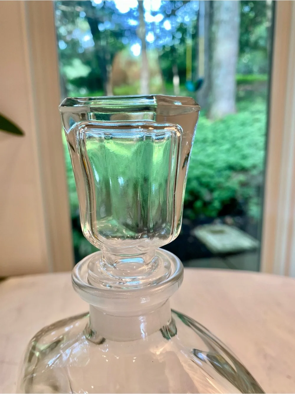 NWOT Bormioli  Rocco “Capitol” 6 sideWhiskey Decanter. Sleek & Modern . Upmarket
